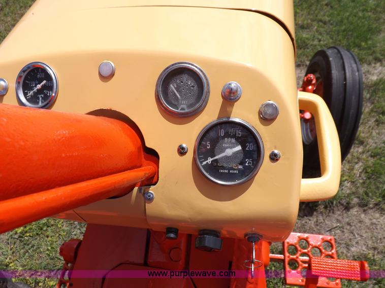 image for item K3947 1964 Case 930 tractor