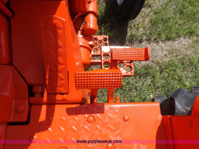 image for item K3947 1964 Case 930 tractor