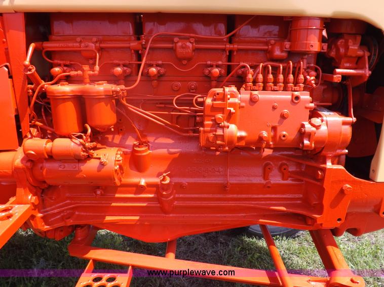 image for item K3947 1964 Case 930 tractor