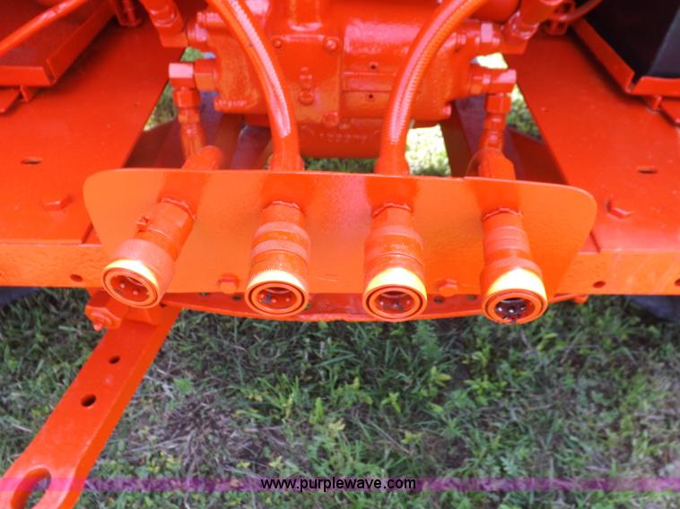 image for item K3947 1964 Case 930 tractor