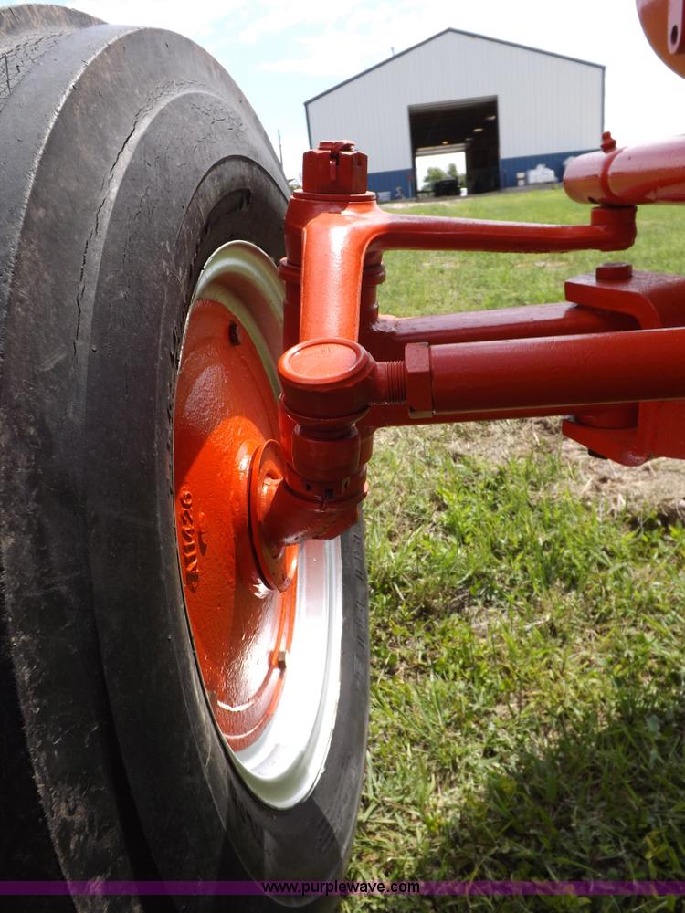 image for item K3947 1964 Case 930 tractor