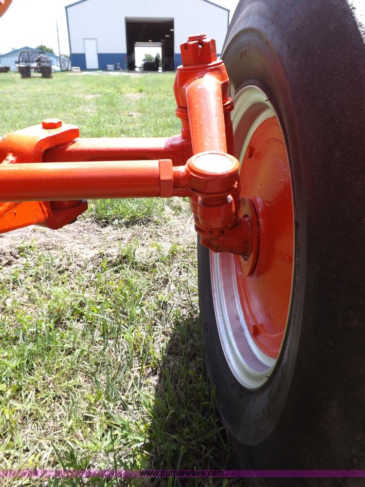 image for item K3947 1964 Case 930 tractor