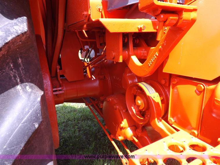 image for item K3947 1964 Case 930 tractor