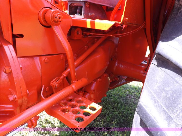 image for item K3947 1964 Case 930 tractor