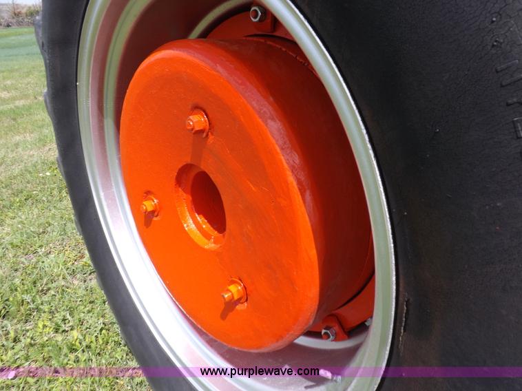 image for item K3947 1964 Case 930 tractor