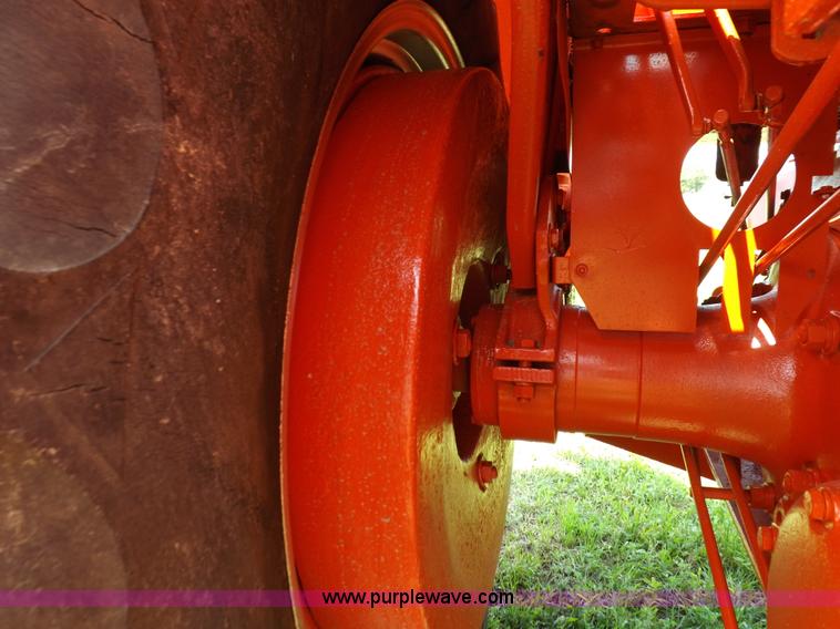 image for item K3947 1964 Case 930 tractor