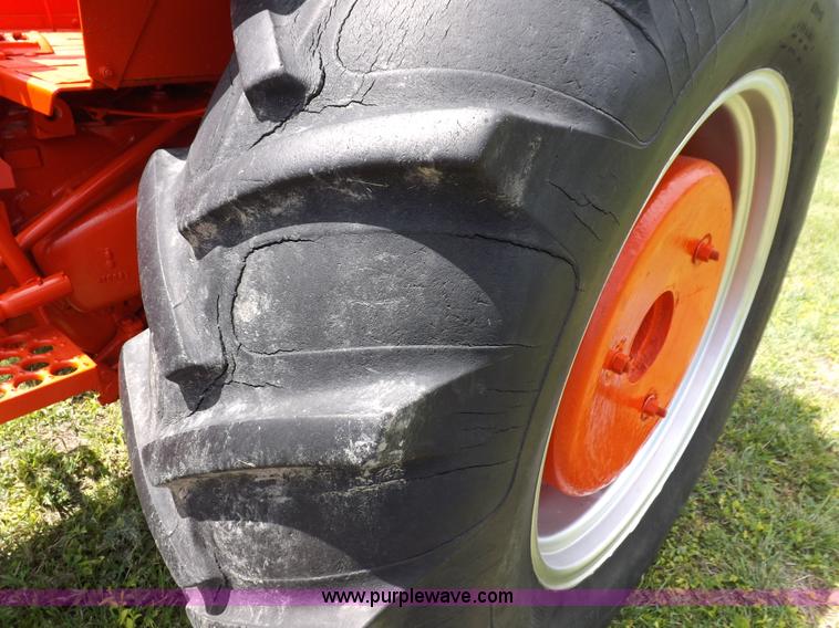 image for item K3947 1964 Case 930 tractor