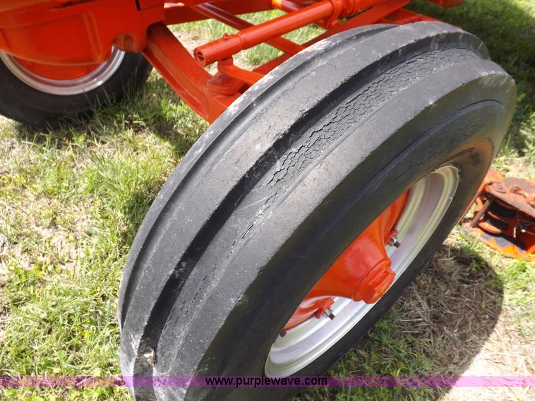 image for item K3947 1964 Case 930 tractor