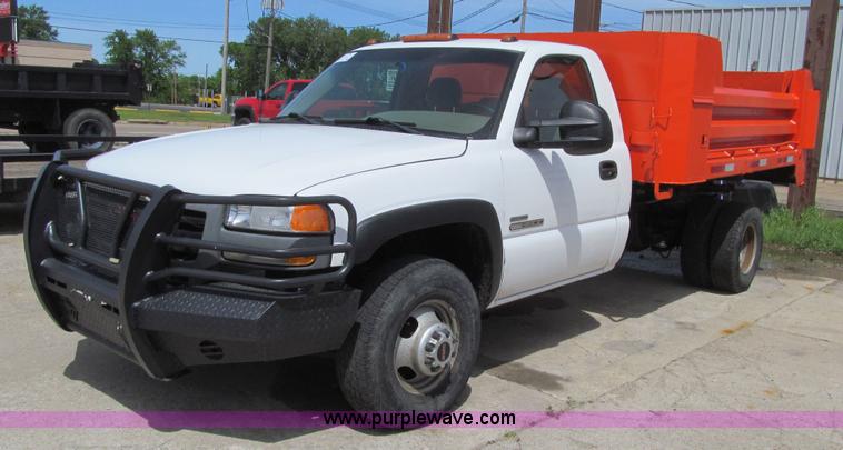 image for item K5647 2006 GMC Sierra 3500 dump truck