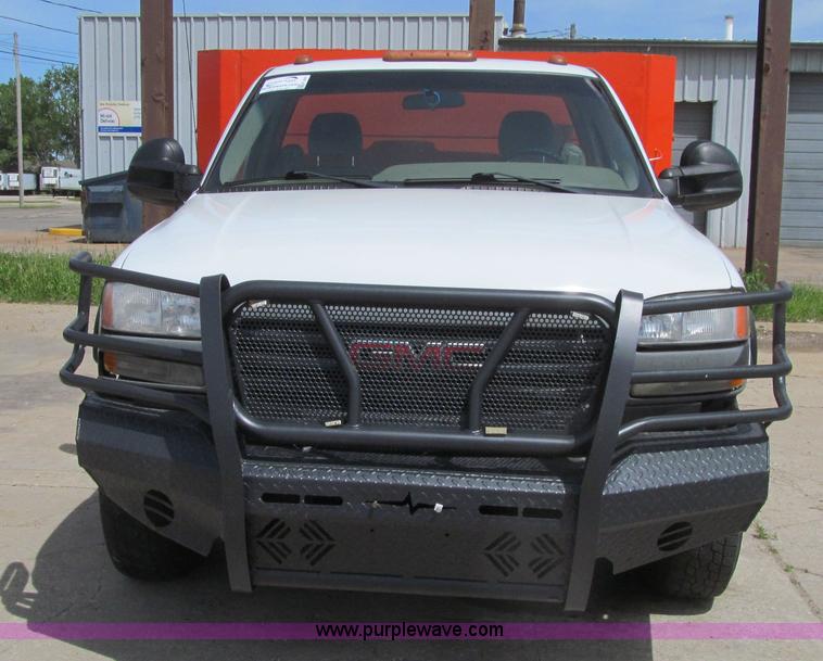 image for item K5647 2006 GMC Sierra 3500 dump truck