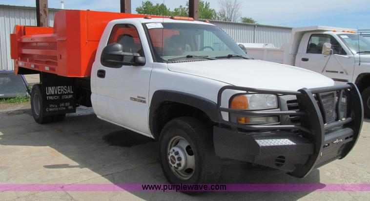 image for item K5647 2006 GMC Sierra 3500 dump truck