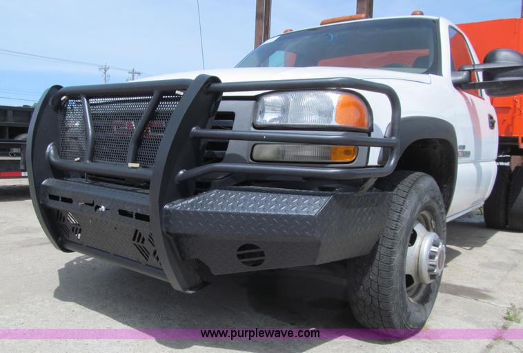 image for item K5647 2006 GMC Sierra 3500 dump truck