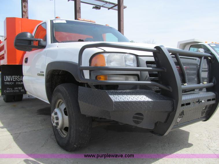 image for item K5647 2006 GMC Sierra 3500 dump truck