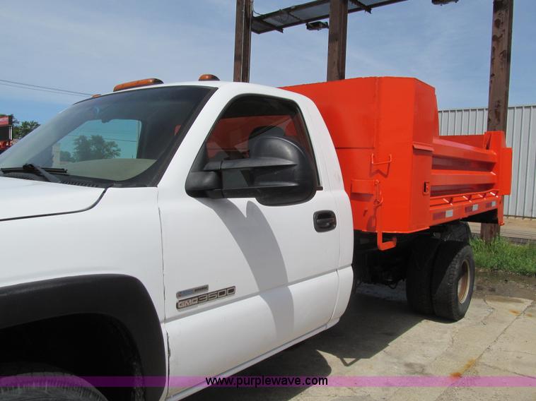 image for item K5647 2006 GMC Sierra 3500 dump truck