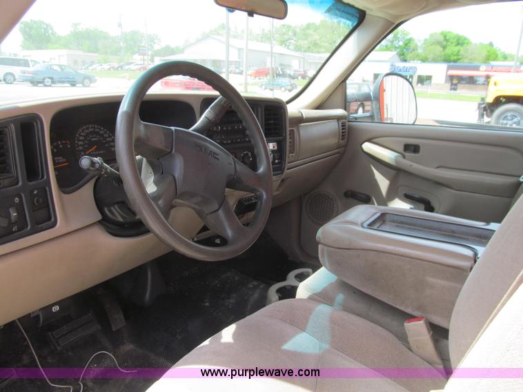 image for item K5647 2006 GMC Sierra 3500 dump truck