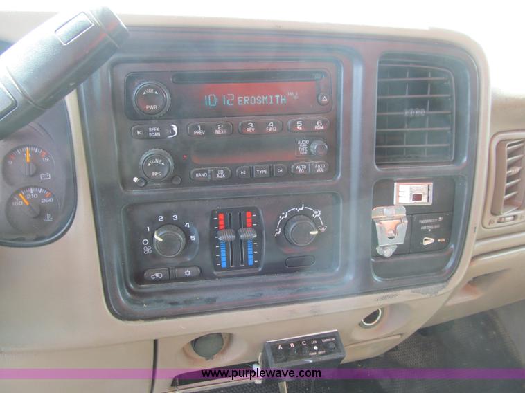 image for item K5647 2006 GMC Sierra 3500 dump truck