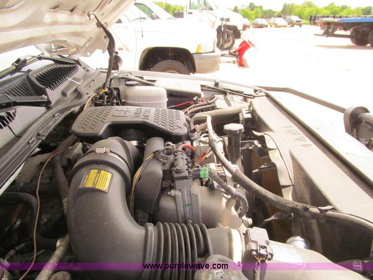 image for item K5647 2006 GMC Sierra 3500 dump truck