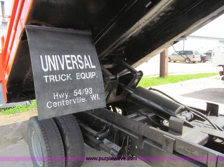 image for item K5647 2006 GMC Sierra 3500 dump truck