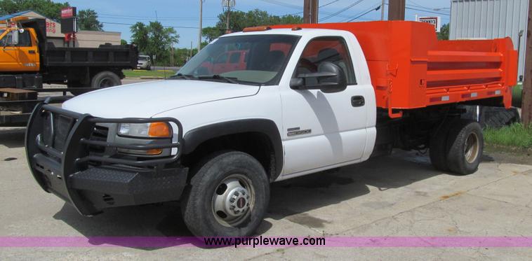 image for item K5647 2006 GMC Sierra 3500 dump truck