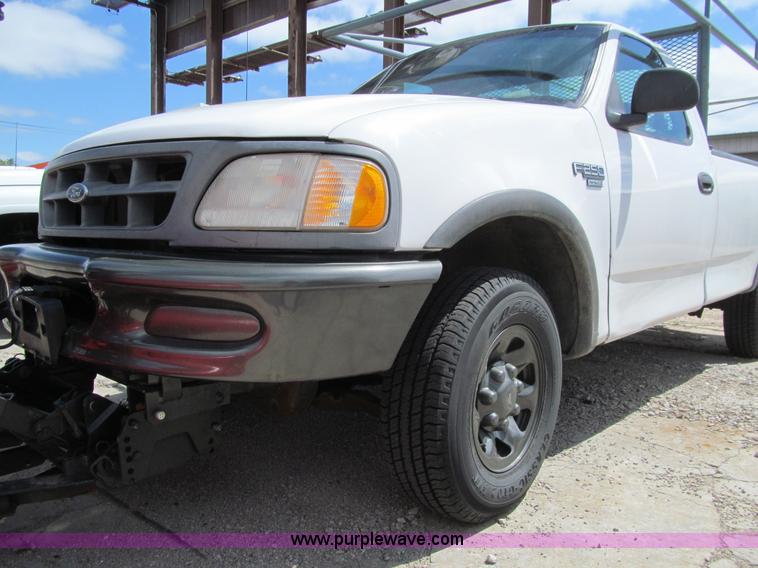 image for item K5649 1998 Ford F250 Crew Cab pickup truck