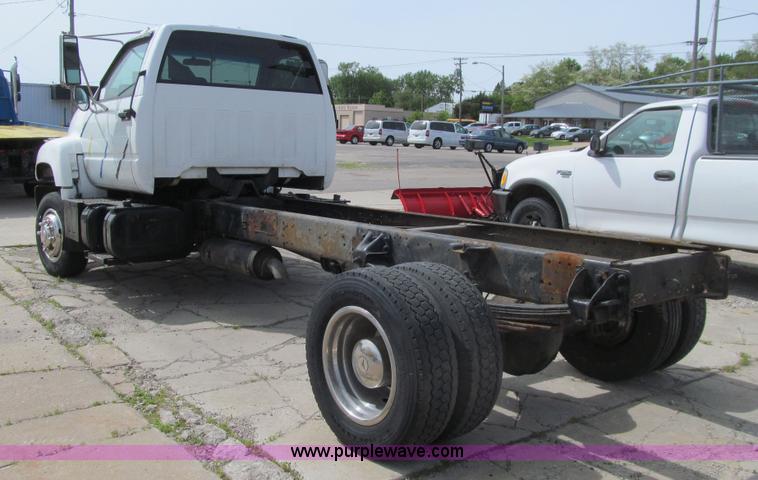 image for item K5650 1998 Chevrolet C6500 cab and chassis