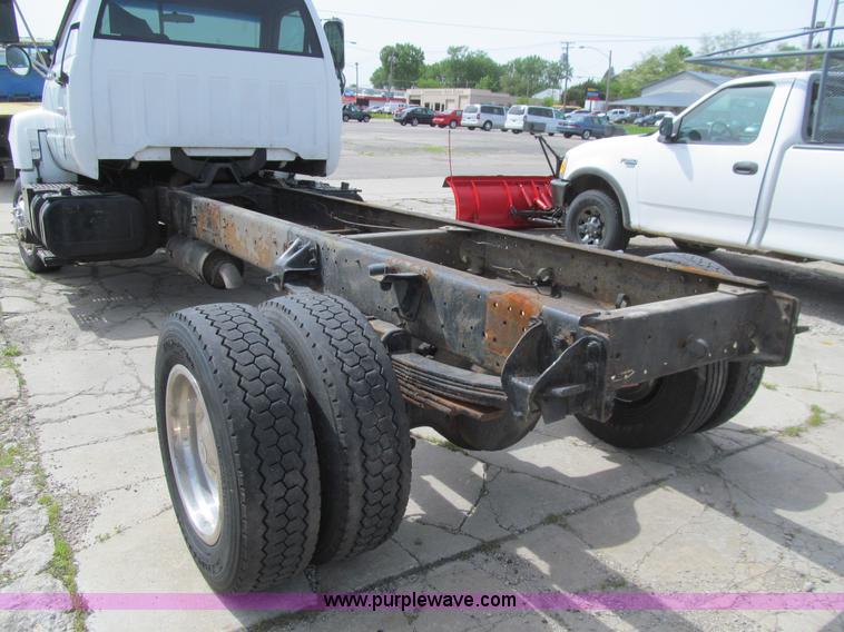 image for item K5650 1998 Chevrolet C6500 cab and chassis
