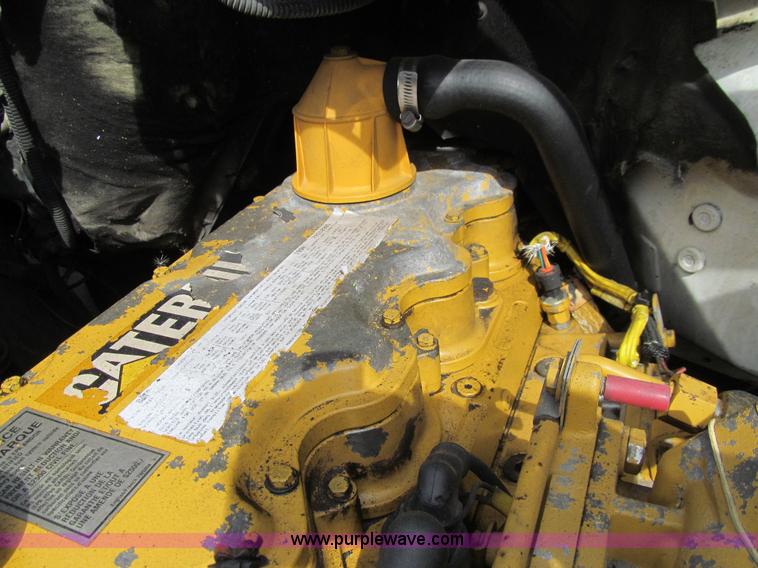 image for item K5650 1998 Chevrolet C6500 cab and chassis