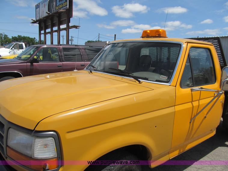 image for item K5653 1994 Ford F350 dump bed pickup truck