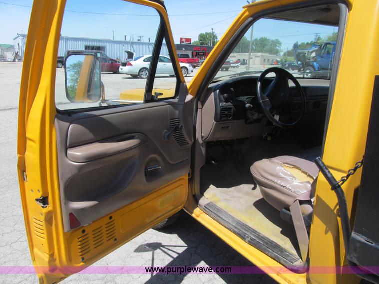 image for item K5653 1994 Ford F350 dump bed pickup truck