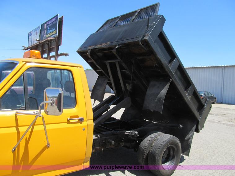 image for item K5653 1994 Ford F350 dump bed pickup truck