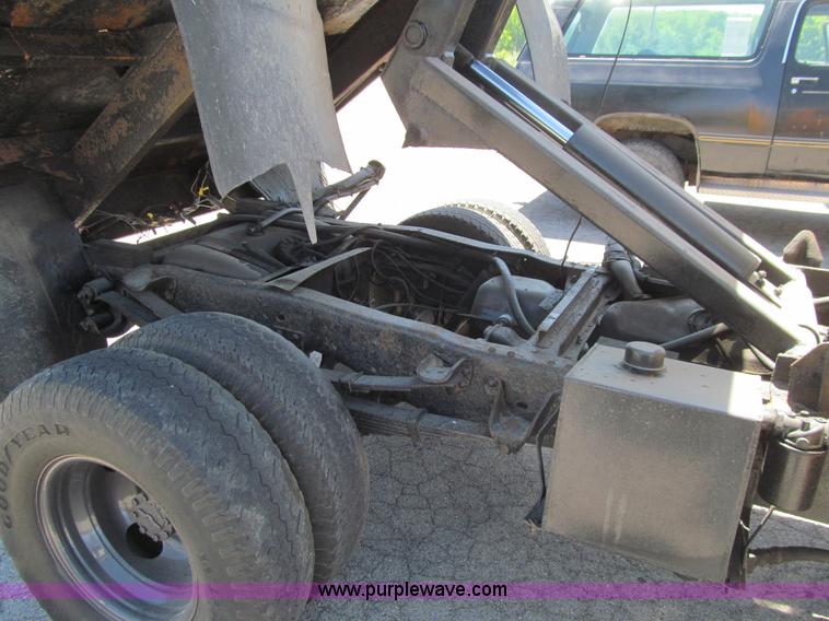 image for item K5653 1994 Ford F350 dump bed pickup truck