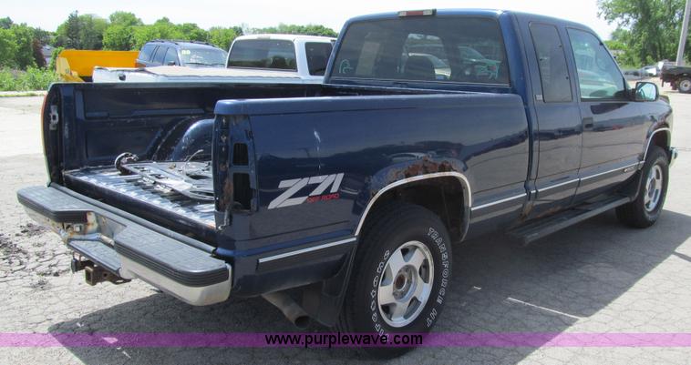 image for item K5656 1996 Chevrolet Silverado 1500 Ext. Cab pickup truck