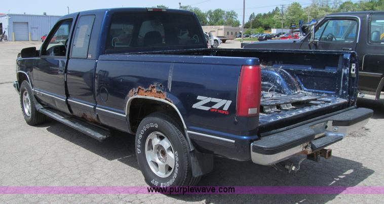 image for item K5656 1996 Chevrolet Silverado 1500 Ext. Cab pickup truck