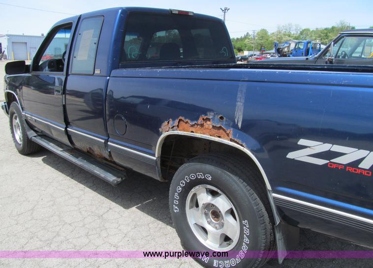 image for item K5656 1996 Chevrolet Silverado 1500 Ext. Cab pickup truck