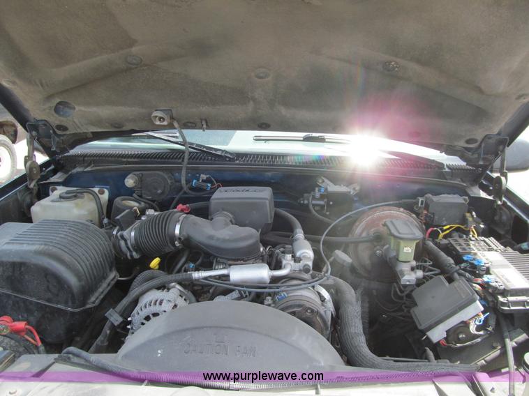 image for item K5656 1996 Chevrolet Silverado 1500 Ext. Cab pickup truck