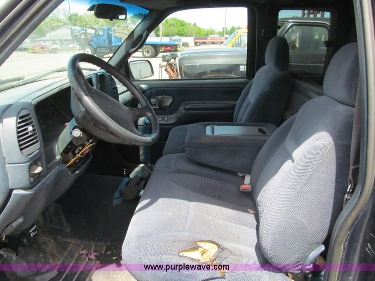 image for item K5656 1996 Chevrolet Silverado 1500 Ext. Cab pickup truck