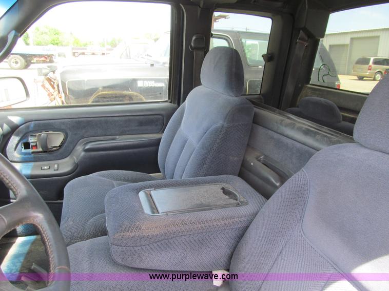 image for item K5656 1996 Chevrolet Silverado 1500 Ext. Cab pickup truck