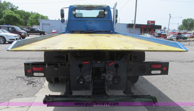 image for item K5657 2005 International 7300 rollback truck