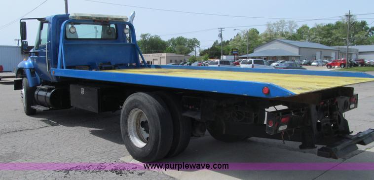 image for item K5657 2005 International 7300 rollback truck