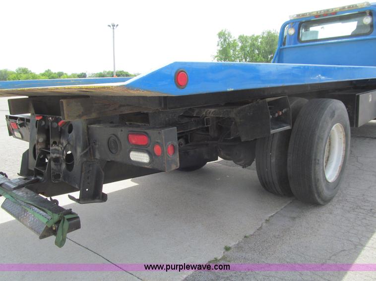 image for item K5657 2005 International 7300 rollback truck