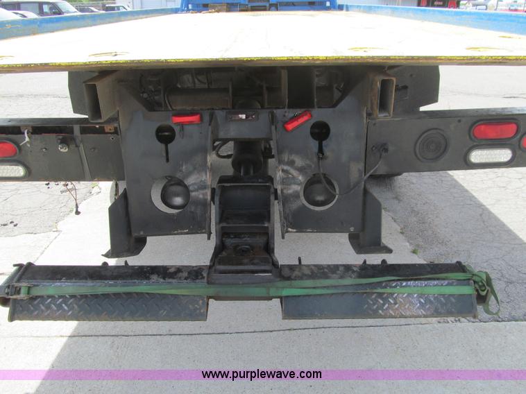 image for item K5657 2005 International 7300 rollback truck