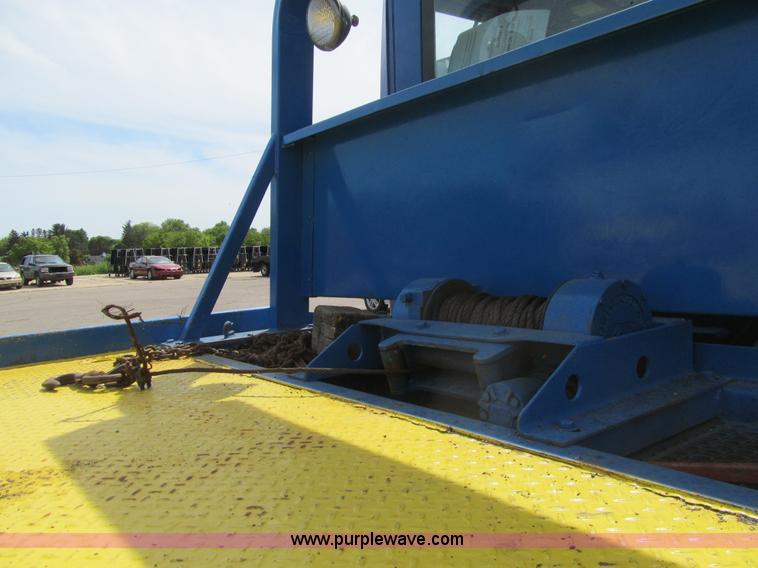 image for item K5657 2005 International 7300 rollback truck