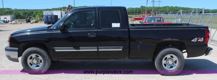image for item K6778 2003 Chevrolet Silverado 1500 Ext. Cab pickup truck
