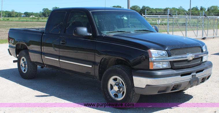 image for item K6778 2003 Chevrolet Silverado 1500 Ext. Cab pickup truck