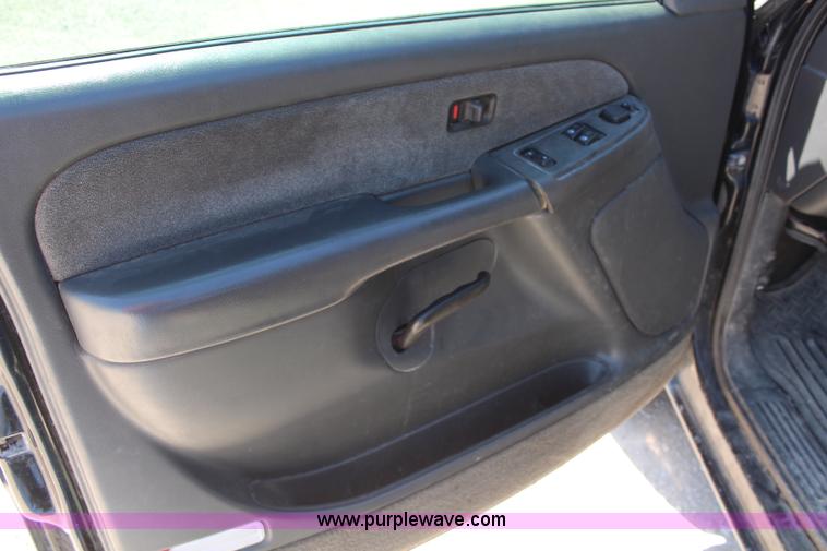 image for item K6778 2003 Chevrolet Silverado 1500 Ext. Cab pickup truck