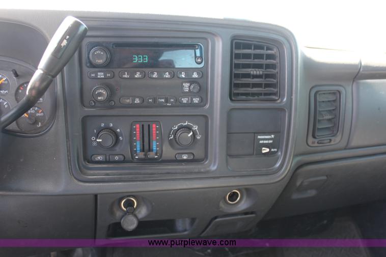 image for item K6778 2003 Chevrolet Silverado 1500 Ext. Cab pickup truck