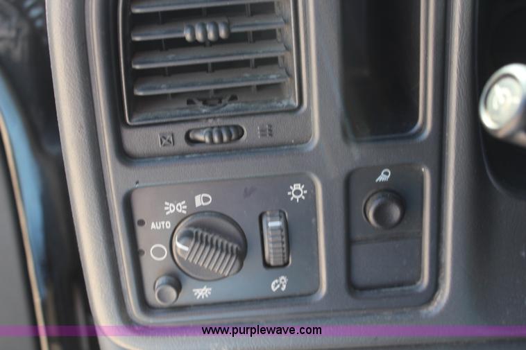 image for item K6778 2003 Chevrolet Silverado 1500 Ext. Cab pickup truck