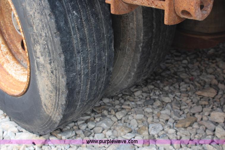 image for item K6783 1997 Donnan drop deck trailer