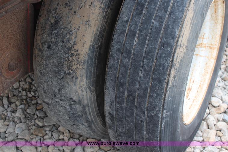 image for item K6784 1994 Transcraft flatbed trailer