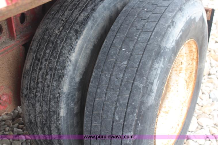 image for item K6784 1994 Transcraft flatbed trailer